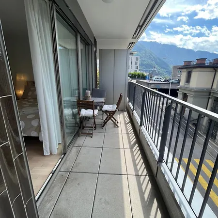 Studio Au Centre De *