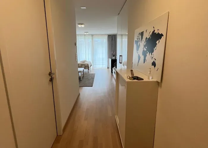 Studio Au Centre De *