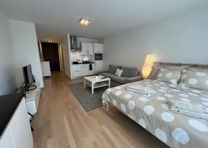 Studio Au Centre De *